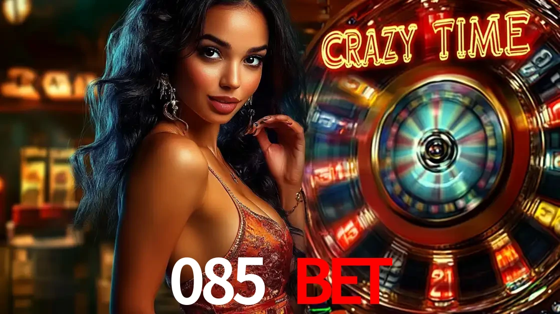 Mulher elegante ao lado da vibrante roda da fortuna do jogo de cassino ao vivo Crazy Time, um dos game shows mais populares e cheios de prêmios do 085 BET.